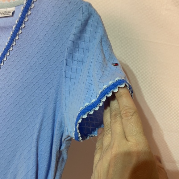 Tommy Hilfiger M baby blue t worn once - Picture 4 of 7